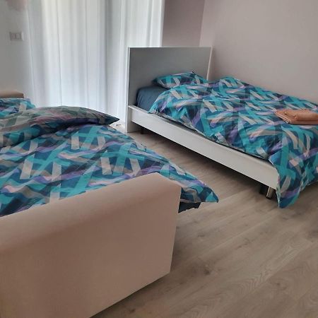 Luxurious Double Bedroom Suite Тирана Екстериор снимка