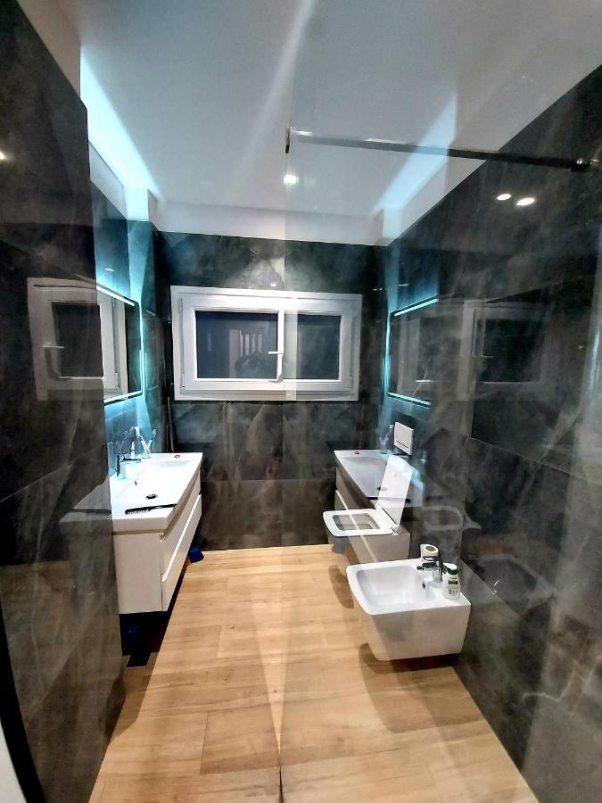 Luxurious Double Bedroom Suite Тирана Екстериор снимка