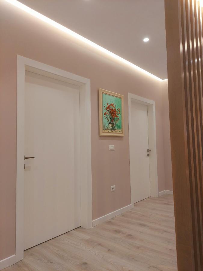 Luxurious Double Bedroom Suite Тирана Екстериор снимка